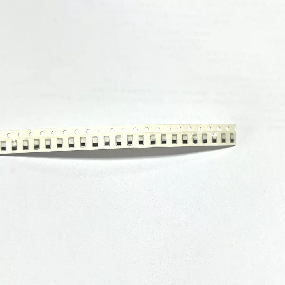 Keraaminen Patch Antenni